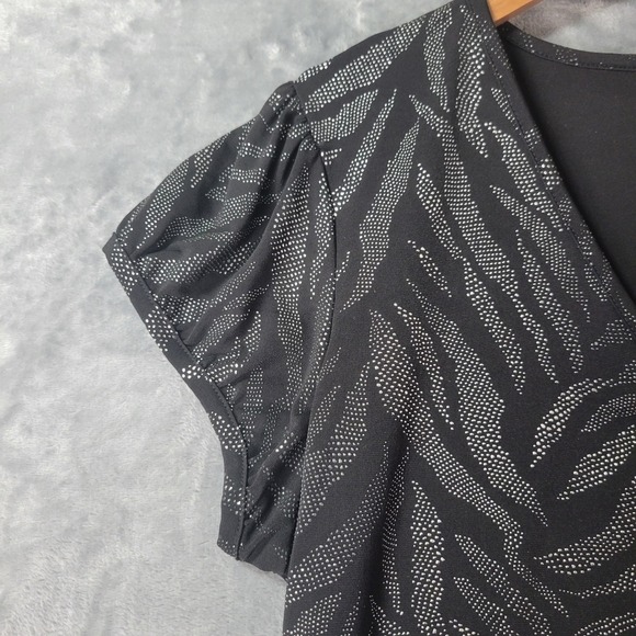 Worthington‎ Womens Black Metallic Animal Print Stretch Evening Top XL V-Neck - Picture 3 of 9